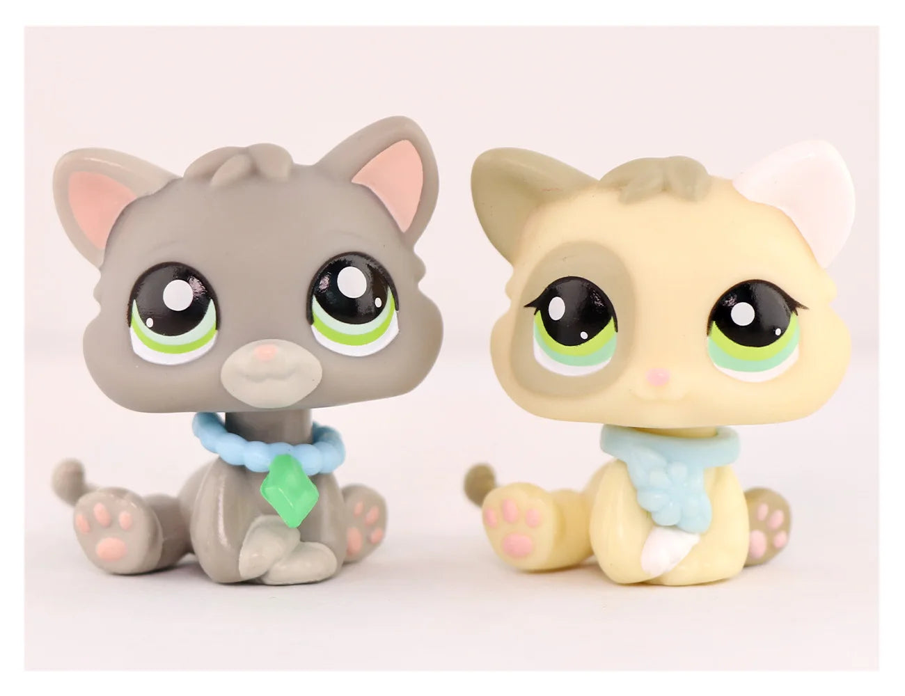 Mini Pet Shop Little Baby Cat#1607 #1074 With Necklace Kid Gift Girl